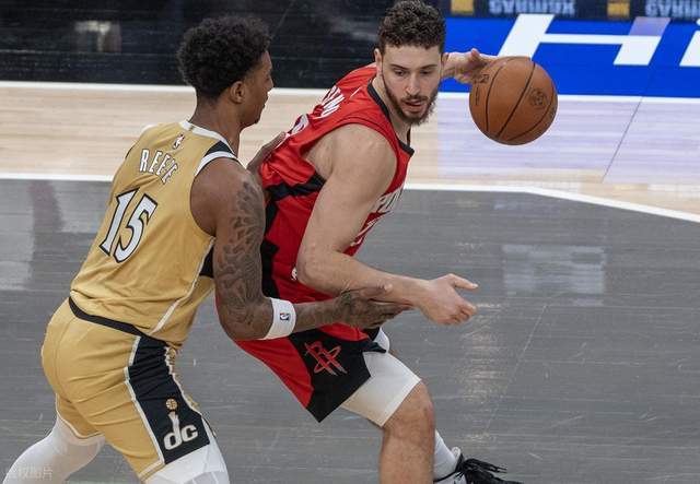 开云下载-赢球输人！伊森推人被驱逐！火箭拒绝爆冷，新星10助6断创新高