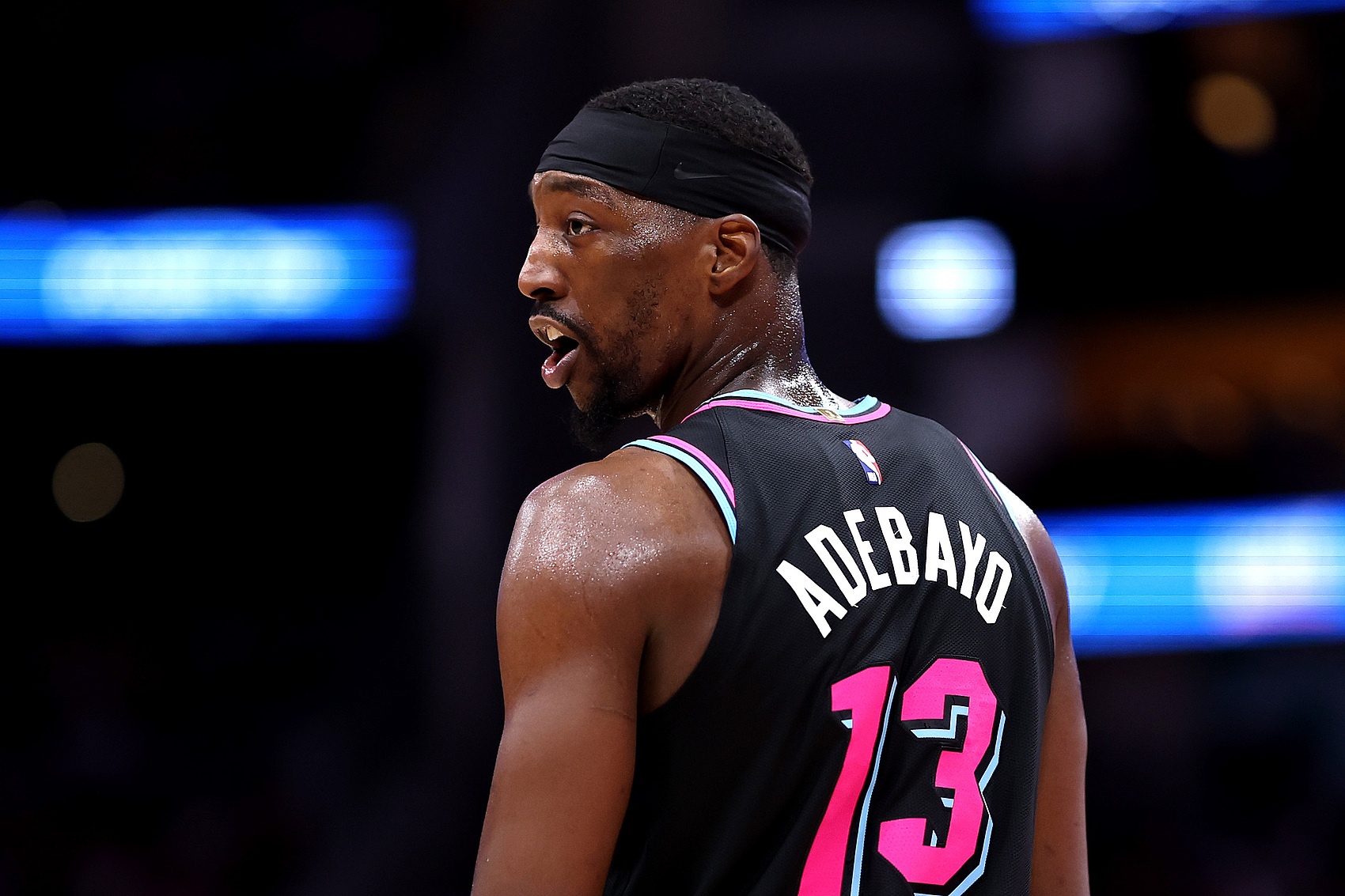 kaiyun-对球队的担忧程度？阿德巴约：我们不够努力 我们只能继续前进